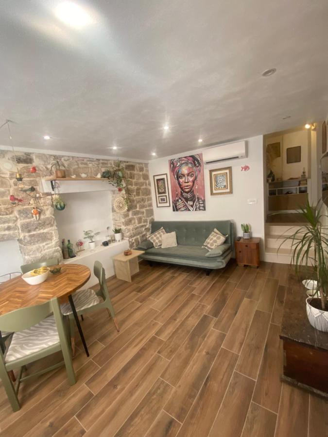 Apartman Oleandar Kaštela Exteriör bild