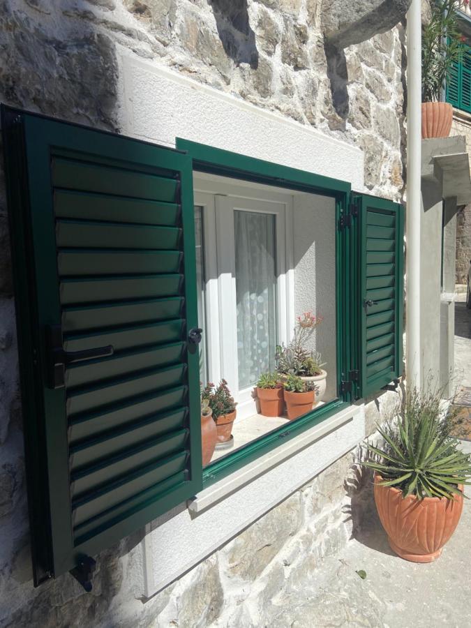 Apartman Oleandar Kaštela Exteriör bild