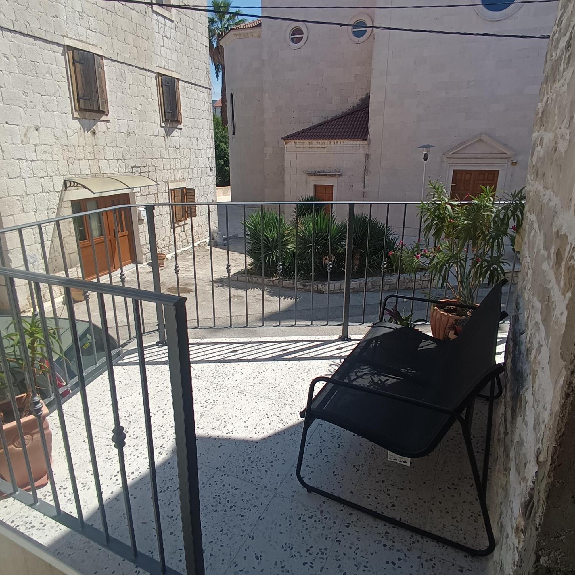 Apartman Oleandar Kaštela Exteriör bild